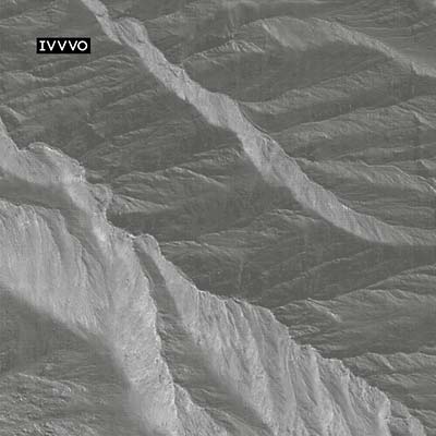IVVVO - Light Moving | Vinyl