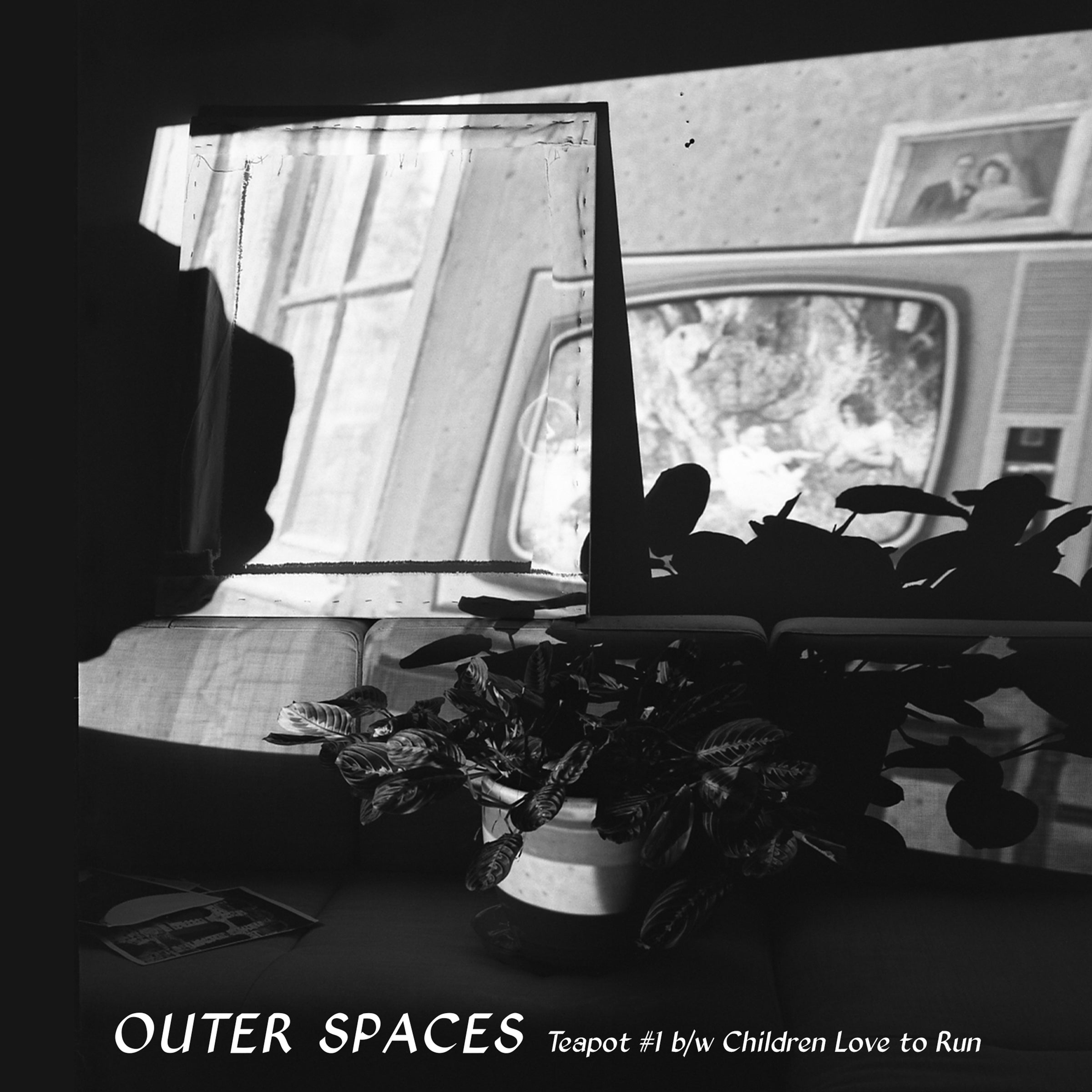 Outer Spaces | Teapot #1 b/w Children Love to Run | Vinyl